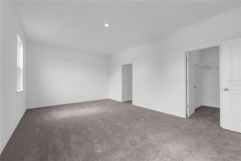 House in Palm Bay, Florida 4 bedrooms, 205.31 sq.m. № 2207562 - photo 20