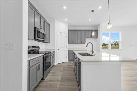 House in Palm Bay, Florida 4 bedrooms, 205.31 sq.m. № 2207562 - photo 12