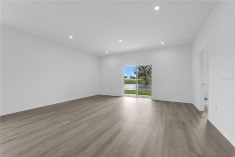 House in Palm Bay, Florida 4 bedrooms, 205.31 sq.m. № 2207562 - photo 7