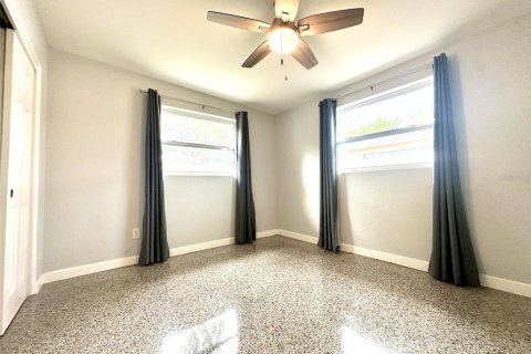 Villa ou maison à louer à Largo, Floride: 2 chambres, 105.91 m2 № 2148725 - photo 12