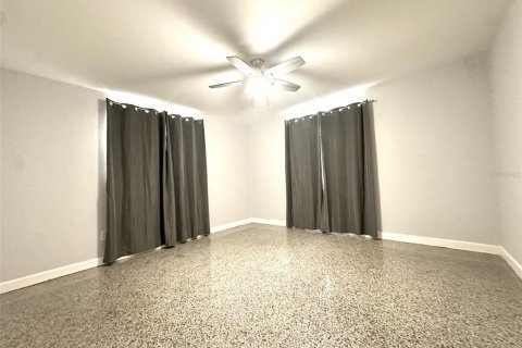 Villa ou maison à louer à Largo, Floride: 2 chambres, 105.91 m2 № 2148725 - photo 10