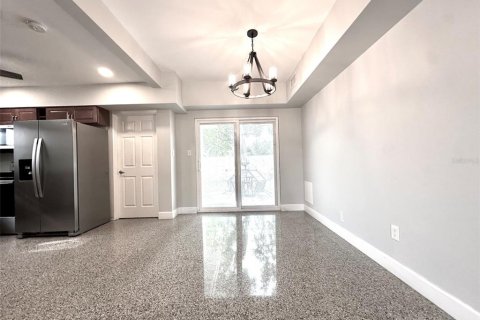 Villa ou maison à louer à Largo, Floride: 2 chambres, 105.91 m2 № 2148725 - photo 8