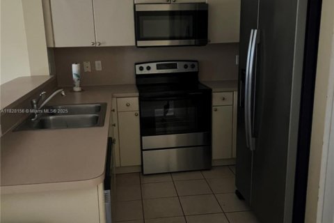 Townhouse in Homestead, Florida 2 bedrooms, 127.28 sq.m. № 1799179 - photo 4