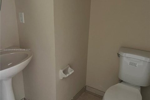 Townhouse in Homestead, Florida 2 bedrooms, 127.28 sq.m. № 1799179 - photo 6