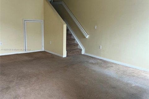 Townhouse in Homestead, Florida 2 bedrooms, 127.28 sq.m. № 1799179 - photo 2