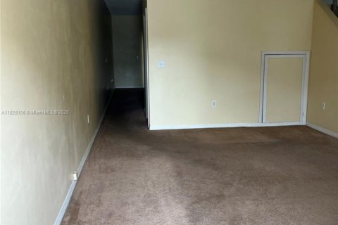 Townhouse in Homestead, Florida 2 bedrooms, 127.28 sq.m. № 1799179 - photo 3