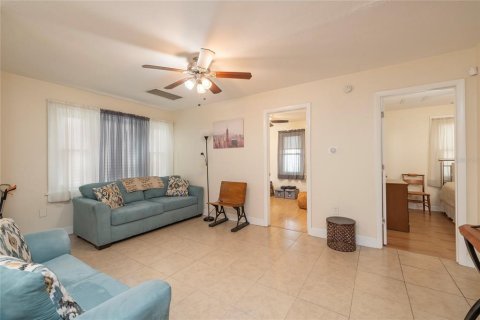 Casa en venta en Saint Petersburg, Florida, 3 dormitorios, 113.71 m2 № 2166919 - foto 6