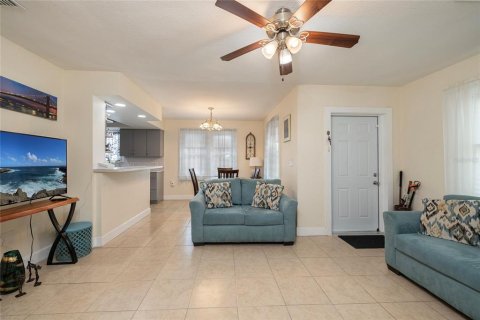 Casa en venta en Saint Petersburg, Florida, 3 dormitorios, 113.71 m2 № 2166919 - foto 8