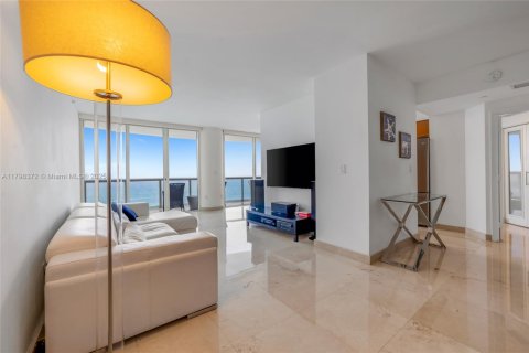 Copropriété à vendre à Miami Beach, Floride: 2 chambres, 129.32 m2 № 2016823 - photo 2