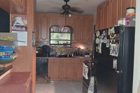 Villa ou maison à vendre à North Miami Beach, Floride: 4 chambres, 182.37 m2 № 1988553 - photo 2