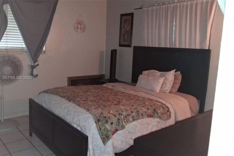 Villa ou maison à vendre à North Miami Beach, Floride: 4 chambres, 182.37 m2 № 1988553 - photo 7