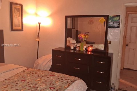 Villa ou maison à vendre à North Miami Beach, Floride: 4 chambres, 182.37 m2 № 1988553 - photo 6