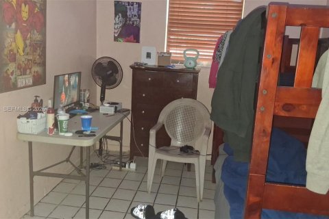 Villa ou maison à vendre à North Miami Beach, Floride: 4 chambres, 182.37 m2 № 1988553 - photo 5