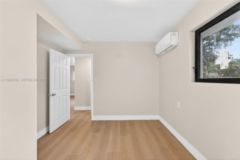 Снять в аренду виллу или дом в Майами, Флорида 2 спальни, 122.63м2, № 2026880 - фото 17