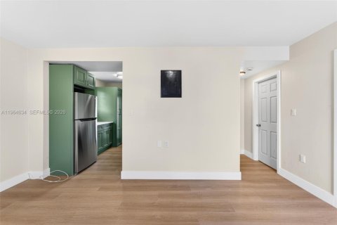 Снять в аренду виллу или дом в Майами, Флорида 2 спальни, 122.63м2, № 2026880 - фото 5