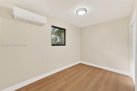 Снять в аренду виллу или дом в Майами, Флорида 2 спальни, 122.63м2, № 2026880 - фото 12