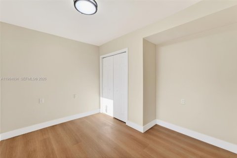 Снять в аренду виллу или дом в Майами, Флорида 2 спальни, 122.63м2, № 2026880 - фото 18