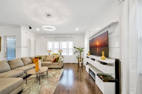 Casa en venta en Boynton Beach, Florida, 5 dormitorios, 288.55 m2 № 1991386 - foto 19