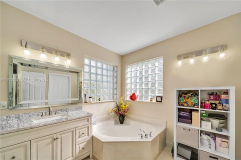 Casa en venta en Boynton Beach, Florida, 5 dormitorios, 288.55 m2 № 1991386 - foto 9