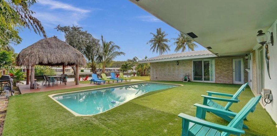 Casa en Pompano Beach, Florida 5 dormitorios, 262.54 m2 № 1861191