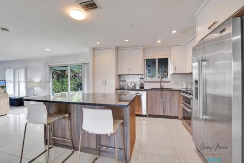 Casa en venta en Pompano Beach, Florida, 5 dormitorios, 262.54 m2 № 1861191 - foto 21