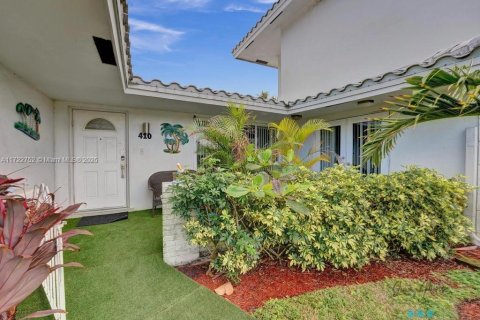 Casa en venta en Pompano Beach, Florida, 5 dormitorios, 262.54 m2 № 1861191 - foto 16