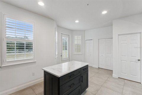 Touwnhouse à vendre à Orlando, Floride: 3 chambres, 182.46 m2 № 2284490 - photo 14