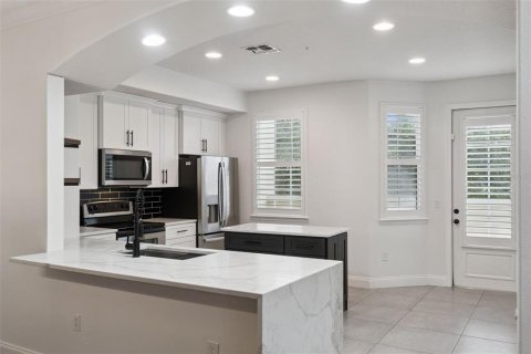 Touwnhouse à vendre à Orlando, Floride: 3 chambres, 182.46 m2 № 2284490 - photo 18