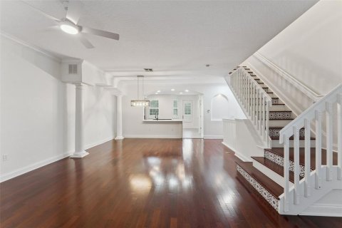 Touwnhouse à vendre à Orlando, Floride: 3 chambres, 182.46 m2 № 2284490 - photo 7
