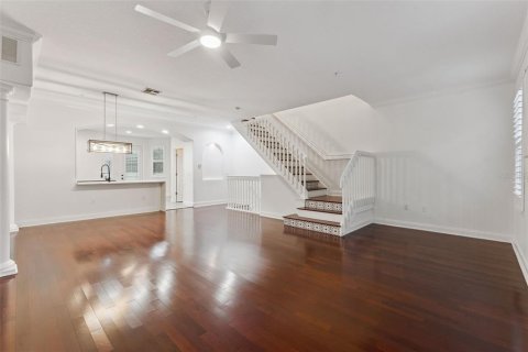 Touwnhouse à vendre à Orlando, Floride: 3 chambres, 182.46 m2 № 2284490 - photo 9