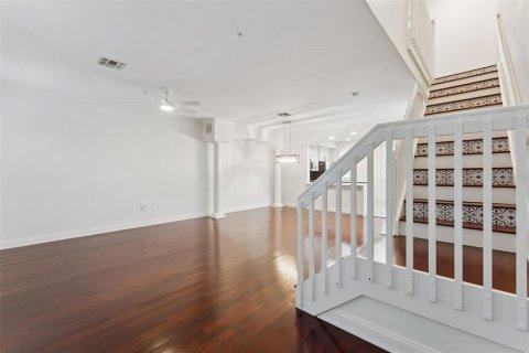 Touwnhouse à vendre à Orlando, Floride: 3 chambres, 182.46 m2 № 2284490 - photo 8