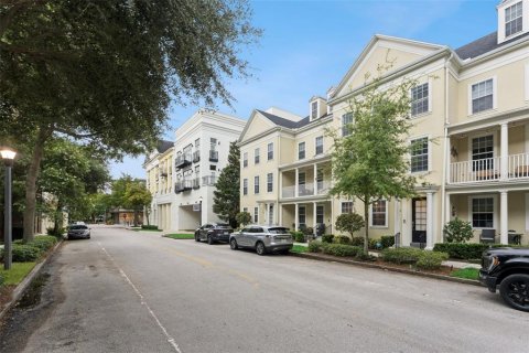 Touwnhouse à vendre à Orlando, Floride: 3 chambres, 182.46 m2 № 2284490 - photo 2