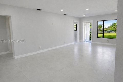Casa en venta en Hollywood, Florida, 4 dormitorios, 129.32 m2 № 1956772 - foto 16