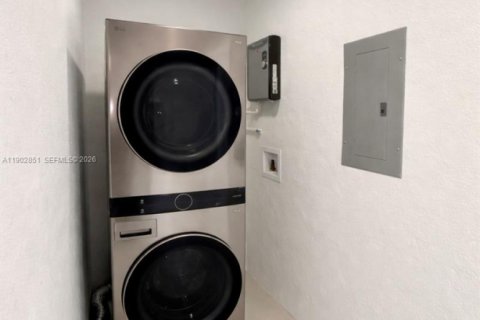 Casa en venta en Hollywood, Florida, 4 dormitorios, 129.32 m2 № 1956772 - foto 23