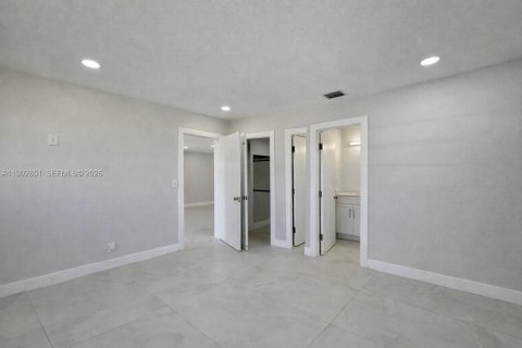 Casa en venta en Hollywood, Florida, 4 dormitorios, 129.32 m2 № 1956772 - foto 8