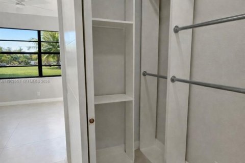 Casa en venta en Hollywood, Florida, 4 dormitorios, 129.32 m2 № 1956772 - foto 13