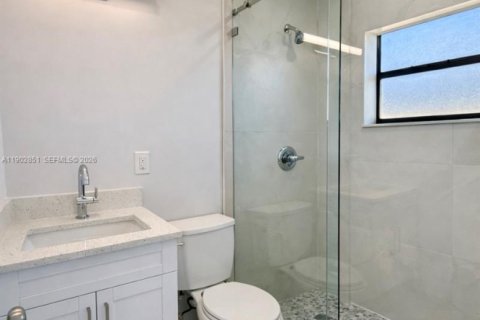 Casa en venta en Hollywood, Florida, 4 dormitorios, 129.32 m2 № 1956772 - foto 9