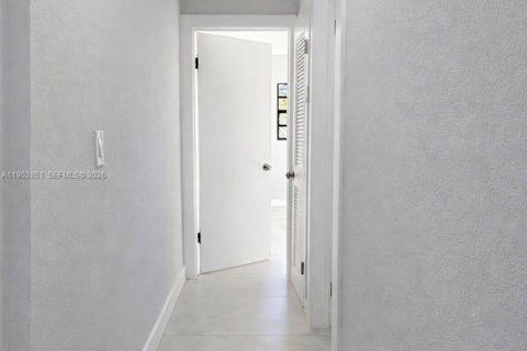 Casa en venta en Hollywood, Florida, 4 dormitorios, 129.32 m2 № 1956772 - foto 17