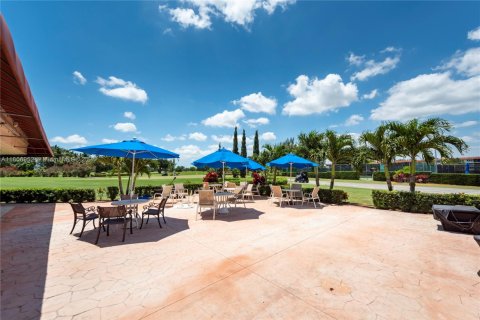 Condo in Pembroke Pines, Florida, 1 bedroom  № 1748320 - photo 29