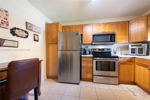Condo in Pembroke Pines, Florida, 1 bedroom  № 1748320 - photo 9