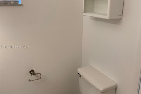 Touwnhouse à louer à Doral, Floride: 3 chambres, 159.05 m2 № 1991128 - photo 18