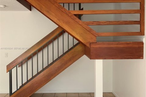 Touwnhouse à louer à Doral, Floride: 3 chambres, 159.05 m2 № 1991128 - photo 13