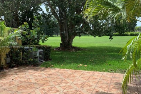 Touwnhouse à louer à Doral, Floride: 3 chambres, 159.05 m2 № 1991128 - photo 10