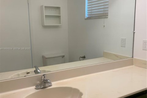 Touwnhouse à louer à Doral, Floride: 3 chambres, 159.05 m2 № 1991128 - photo 19