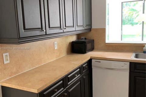 Touwnhouse à louer à Doral, Floride: 3 chambres, 159.05 m2 № 1991128 - photo 7