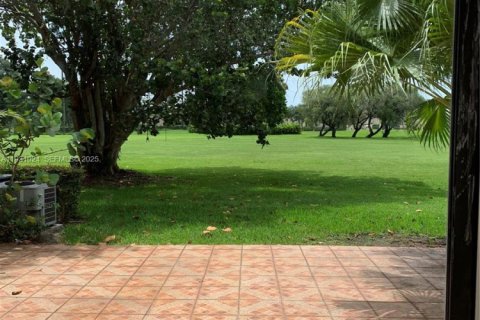 Touwnhouse à louer à Doral, Floride: 3 chambres, 159.05 m2 № 1991128 - photo 9