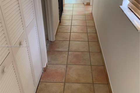 Touwnhouse à louer à Doral, Floride: 3 chambres, 159.05 m2 № 1991128 - photo 23