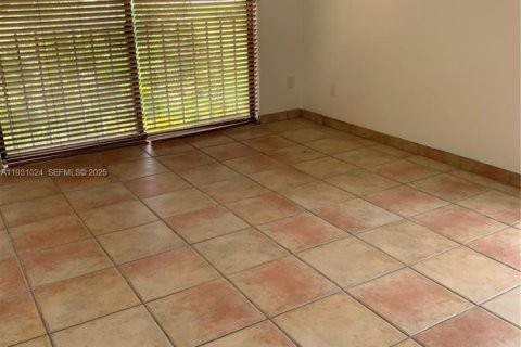 Touwnhouse à louer à Doral, Floride: 3 chambres, 159.05 m2 № 1991128 - photo 15