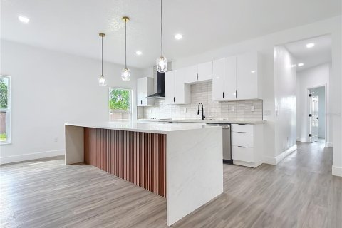 Casa en venta en Kissimmee, Florida, 4 dormitorios, 207.82 m2 № 2424269 - foto 14