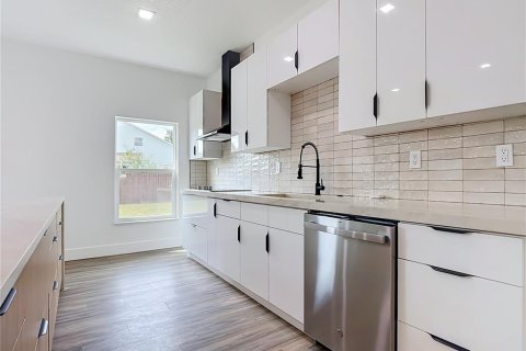 Casa en venta en Kissimmee, Florida, 4 dormitorios, 207.82 m2 № 2424269 - foto 18